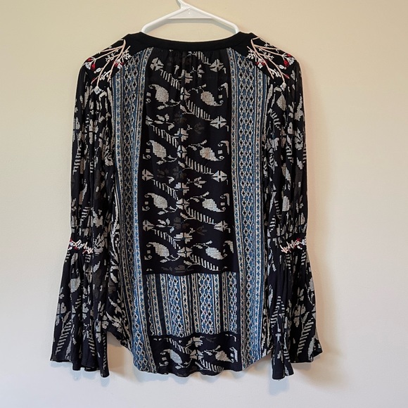 Lovely Lucky Brand Embroidered Peasant Top, Small - Picture 2 of 9